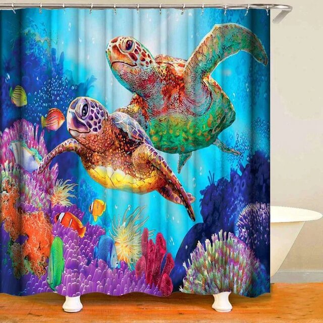 Merikilpikonnat koralliriutalla suihkuverho