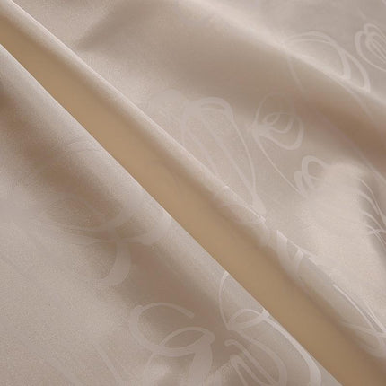 Vaaleanbeige suihkuverho hienovaraisella kuviolla