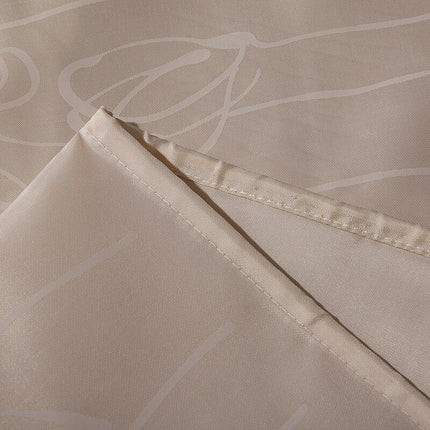 Vaaleanbeige suihkuverho hienovaraisella kuviolla