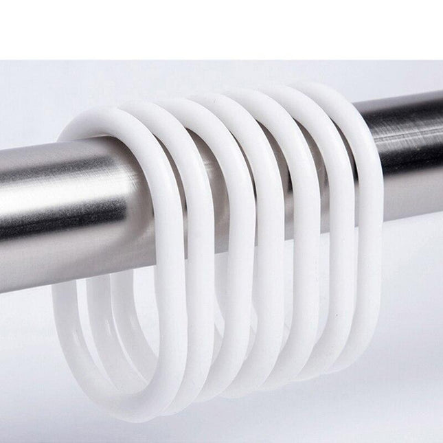 Valko-sininen suihkuverho vesipisara-kuviolla