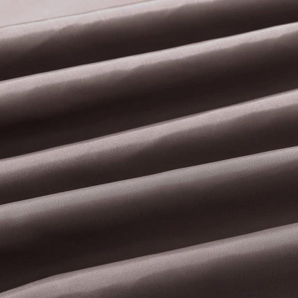 Yksivärinen tyylikäs ruskea suihkuverho