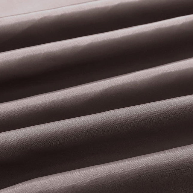 Yksivärinen tyylikäs ruskea suihkuverho