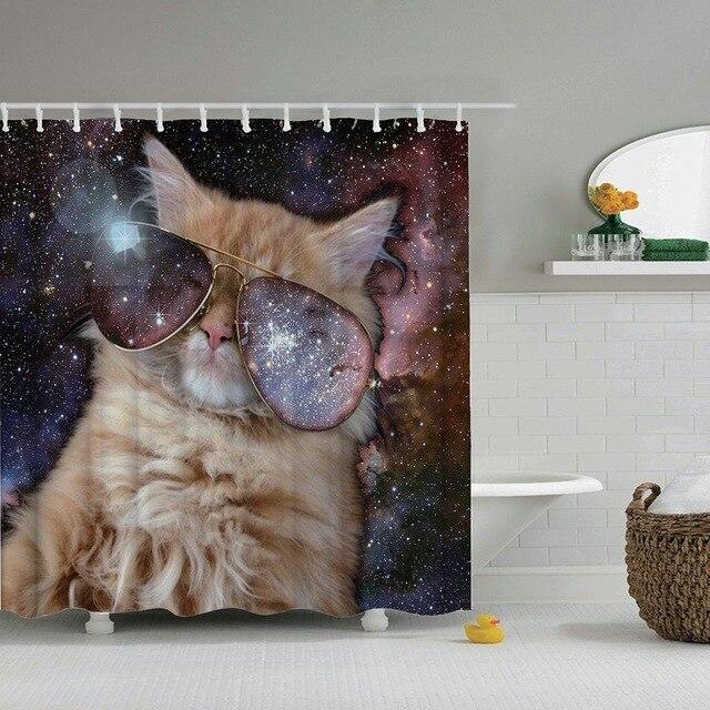 Suihkuverho hauskalla kissalla avaruudessa