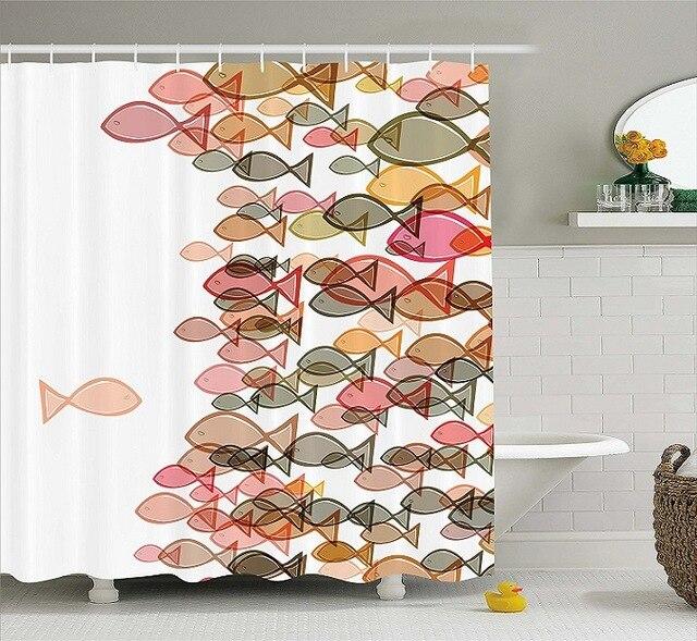 Korallin värinen kalaparvi suihkuverho