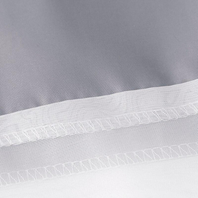 Harmaa-valkoinen raidallinen moderni suihkuverho