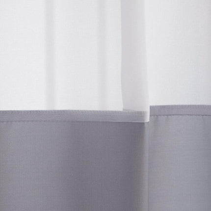 Harmaa-valkoinen raidallinen moderni suihkuverho