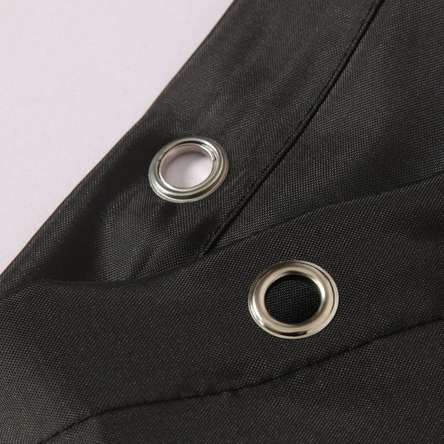 Yksivärinen musta kangassuihkuverho