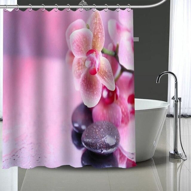 Parmanvioletti suihkuverho orkidean kuvalla