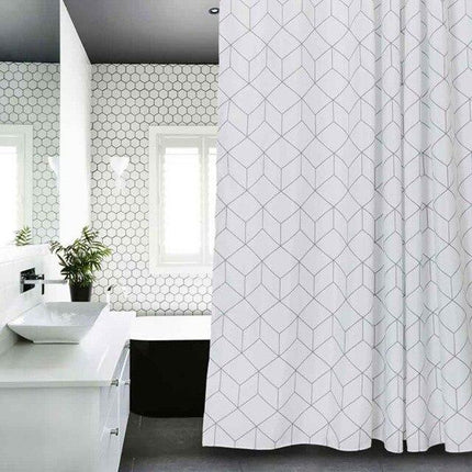 Valkoinen suihkuverho geometrisellä kuviolla