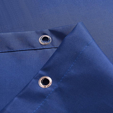 Sininen kankainen suihkuverho kylpyhuoneeseen