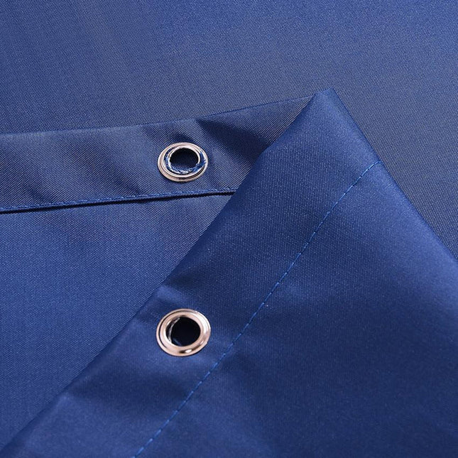 Sininen kankainen suihkuverho kylpyhuoneeseen